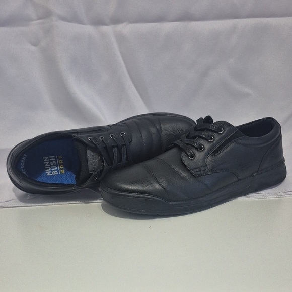 Nunn Bush Black Leather Oxfords - Picture 2 of 4